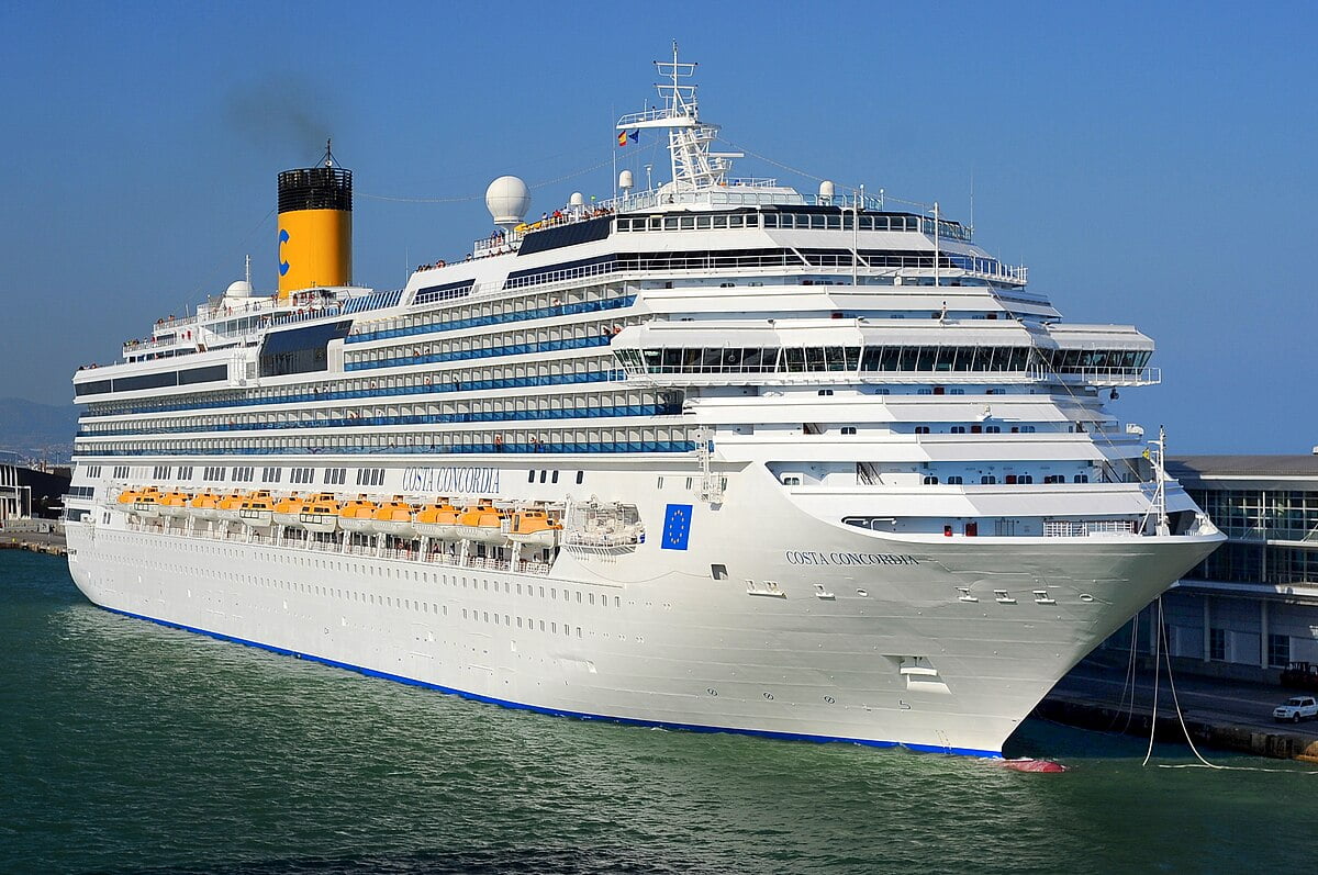 Read more about the article COSTA Cruises Review