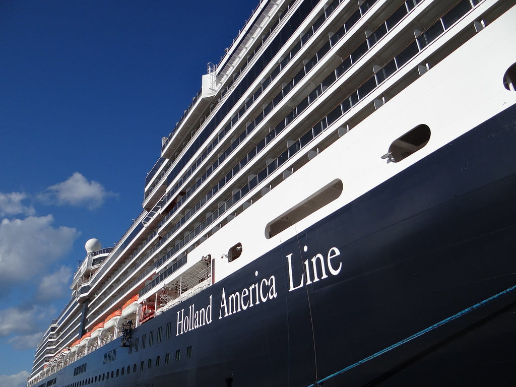 You are currently viewing How to Make Holland America Line Reservations