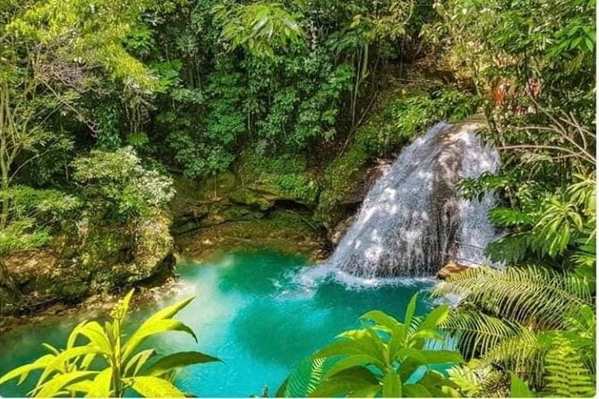 Read more about the article Combined Dunn’s River Falls Blue Hole & White river rafting Jamaica review