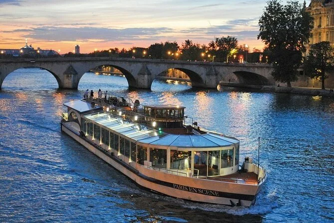 Private Panoramic Tour of Paris with Dinner Cruise on the Seine River Review