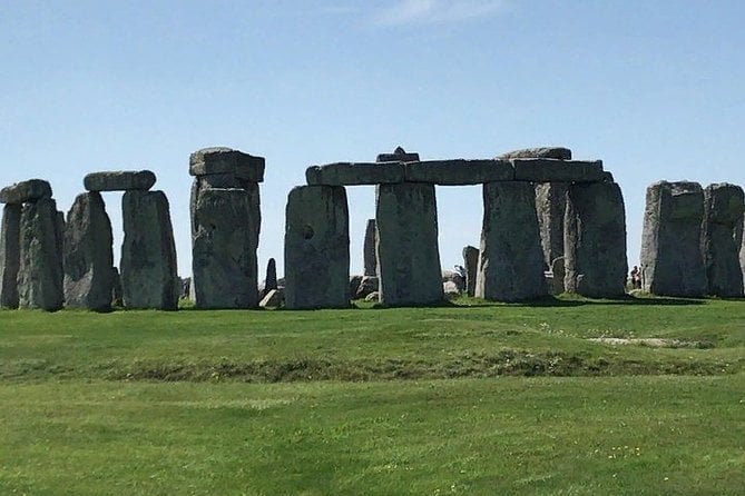 Salisbury Magna Carta Stonehenge and Bath Private Tour Review