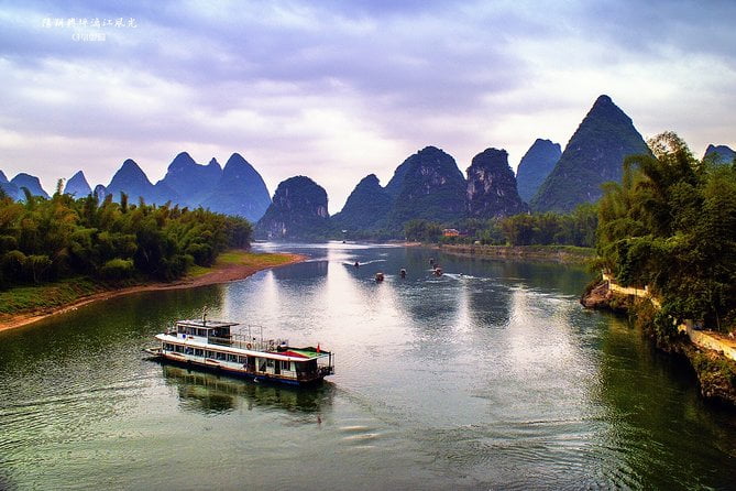 You are currently viewing What is the Li River famous for? Find out on 2-Day Private Tour: Guilin City Highlights and Li River Cruise to Yangshuo Review