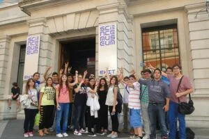 Read more about the article How can you learn English in London? Find out in Wonder of Science One Week English Language Course in London Review