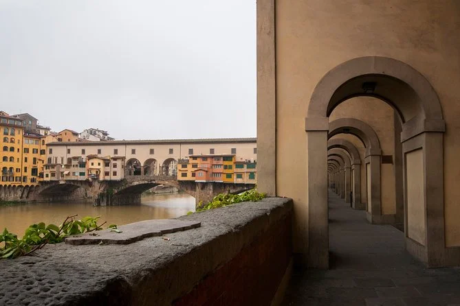 Read more about the article What is the secret art corridor in Florence? Find out in Medici and Vasari Corridor Tour review